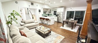 3-bedroom house in pleasant Norwalk with Pool, outdoor BBQ, and so much more