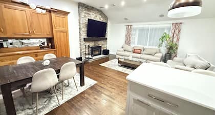 3-bedroom house in pleasant Norwalk with Pool, outdoor BBQ, and so much more