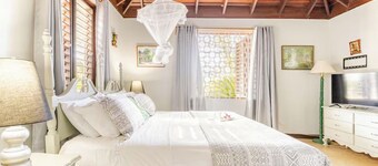 Charming 3-bedroom villa in enchanting Trelawny with AC, WiFi