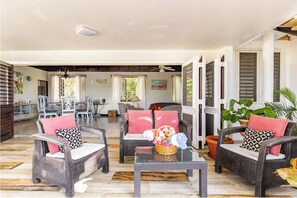 Interior - Charming 3-bedroom villa in enchanting Trelawny with AC, WiFi (Trelawny)