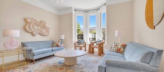 Vineyard Suite with soaking tub at downtown Napa B&B with pool and hot tub