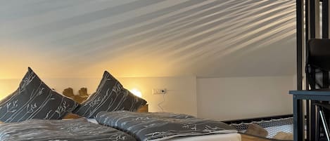 1 camera, una scrivania, Wi-Fi gratuito, lenzuola