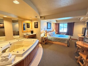 Luxury Room - Eagle River Inn and Resort  (Eagle River)