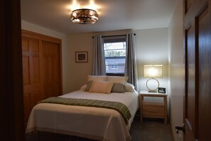 4 habitaciones, tabla de planchar con plancha, wifi y ropa de cama