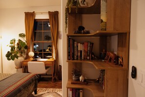 3 chambres, coffres-forts dans les chambres, bureau