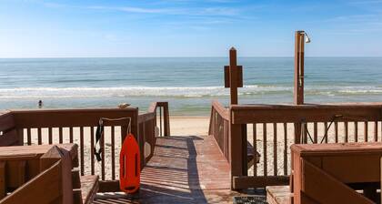 "Beach Life From Sunrise to Sunset" – Oceanfront!
