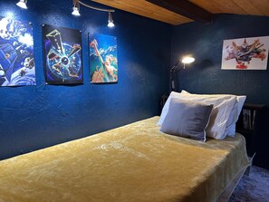 2 bedrooms, iron/ironing board, travel cot, free WiFi