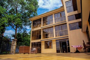 Fachada de la propiedad