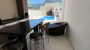 Villa | Outdoor dining