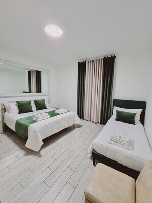 5 bedrooms, desk, iron/ironing board, travel cot