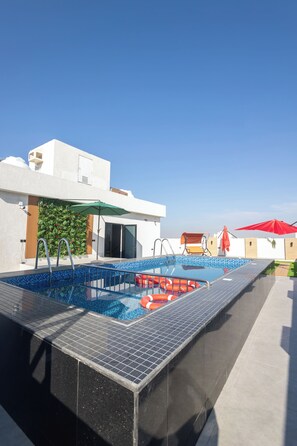 10 piscines extérieures