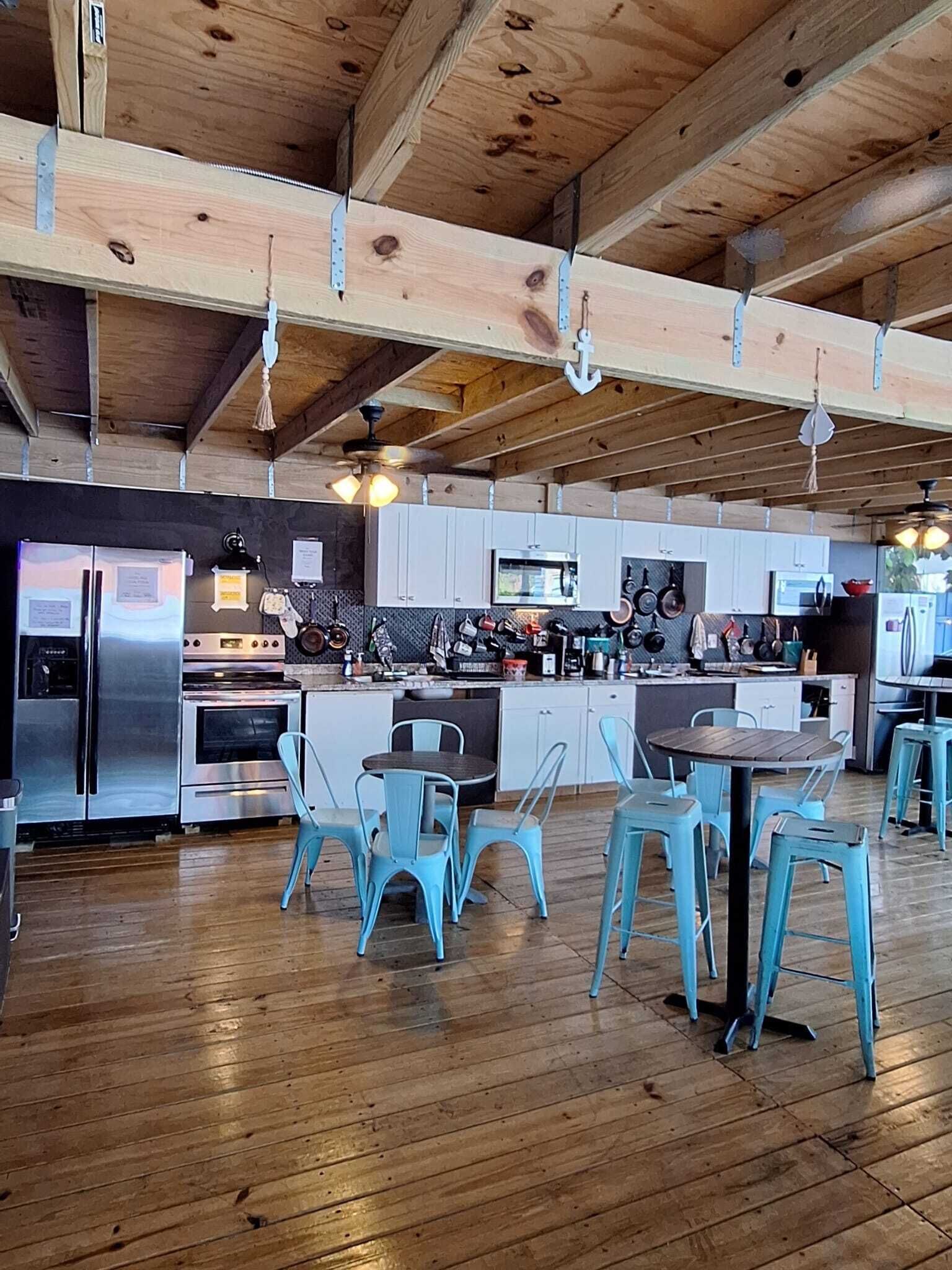 Refrigerador y microondas 