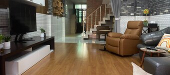 For3-7guests private 3storey townhouse near The Mall Thapra Department Store