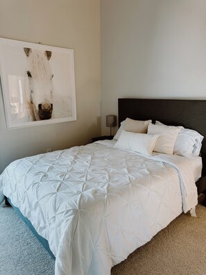 2 makuuhuonetta, silitysrauta/-lauta, Wi-Fi, vuodevaatteet