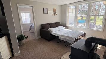 2 bedrooms, travel crib, free WiFi, bed sheets