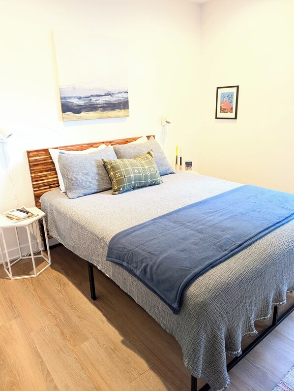 1 chambre, bureau, fer et planche à repasser, accès au Wi-Fi (inclus)