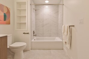 Bathroom - Idyl Fenway (Boston)