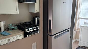 Studio, Private Bathroom | Shared kitchen