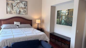 Studio, Private Bathroom | Lounge