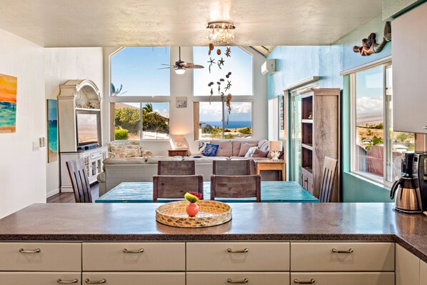 TV, offices - Beautiful home with incredible views, large deck & yard, pool, private hot tub (Waikoloa Village)