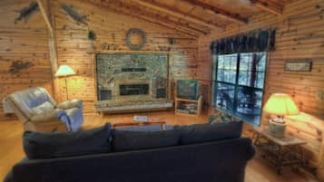 Cabin, 2 Bedrooms, Hill View | Living area