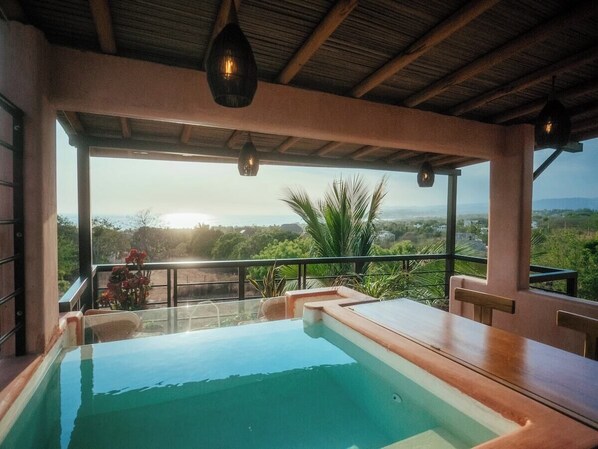 مغطس سبا خارجي