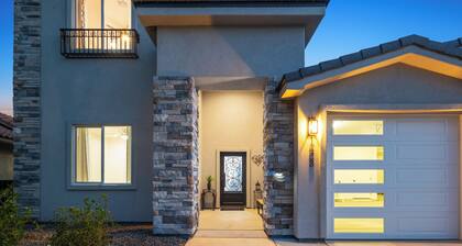 6 BDR Modern Home w/River & Beach Access!