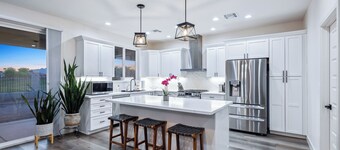 6 BDR Modern Home w/River & Beach Access!