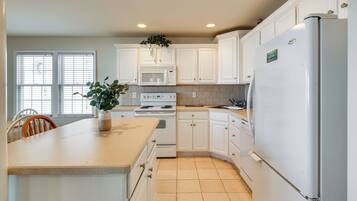 雪櫃、微波爐、爐具、洗碗機