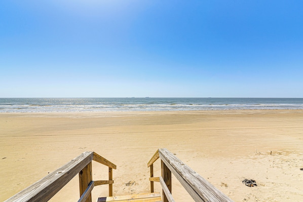 Nær stranden
