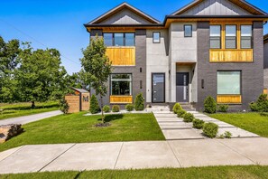 Exterior - Stylish Townhouse with Chef's Kitchen and Nearby Mountain Bike Trails (Bentonville)