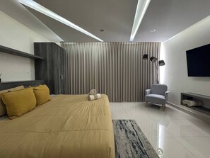 1 dormitorio, tabla de planchar con plancha, wifi y ropa de cama