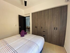 2 chambres, fer et planche à repasser, Wi-Fi, draps fournis