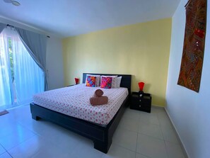 2 chambres, fer et planche à repasser, Wi-Fi, draps fournis