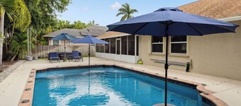 Heated pool, pool table, heart of Wellington!