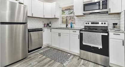 Hartsfield Stay - 3BR Home 8min to ATL Airport