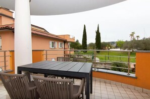 Departamento (Two Bedroom Apartment) | Terraza o patio