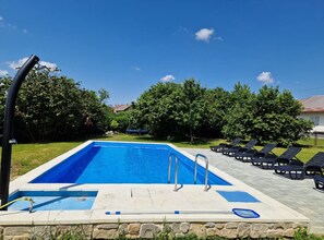 House (Five Bedroom Holiday Home with Terrac) | Outdoor pool - Holiday Home Dugo Selo M&A (Dugo Selo)