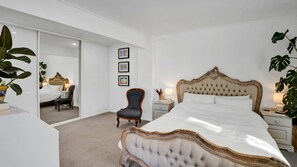 4 chambres, bureau, fer et planche à repasser, Wi-Fi