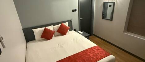 Studio Classique, vue ville | Coffres-forts dans les chambres, fer et planche à repasser