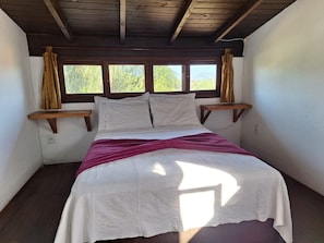 Apto Brisa - Hospedaria Noite Lunar - Imbituba - SC | 1 Schlafzimmer, hochwertige Bettwaren, individuell dekoriert
