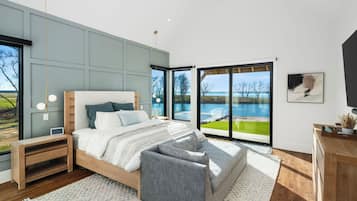 5 bedrooms, in-room safe, WiFi, bed sheets