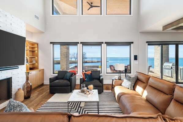 Smart TV, fireplace, video games