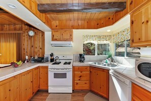 House, Multiple Beds, Patio (Acorn Acres) | Private kitchen - Acorn Acres Lake Views for 8 (Lake Arrowhead)
