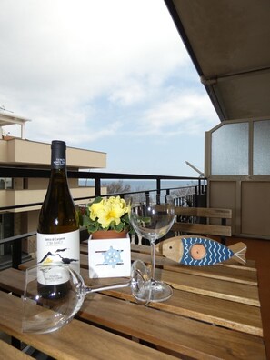 Outdoor dining - RELAXATION AND SUNSETS SEA VIEW HOUSE (Roccalumera)
