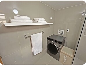 Interior - Charming studio in quiet, adorable location in Christ Church with WiFi, AC & TV. (Christ Church)