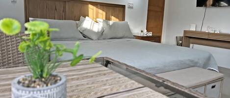 1 chambre, fer et planche à repasser, Wi-Fi gratuit, draps fournis