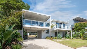 Unclassified image, 2 of 28, button - Kaya Beach House |  Family Villa with Water Views (Mount Martha)