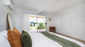 Unclassified image, 4 of 28, button - Kaya Beach House |  Family Villa with Water Views (Mount Martha)
