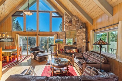 Bow N Arrow Lodge For 8!